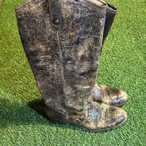 Women’s Frye Vintage Distressed Brown Leather Boots